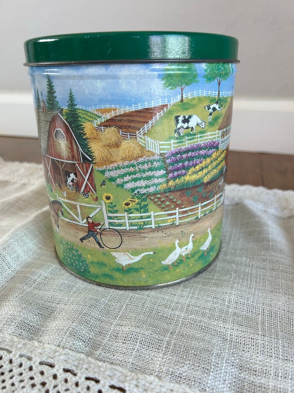 Vintage Cindy Mangutz Farm Scene Metal Canister Made in Mexico